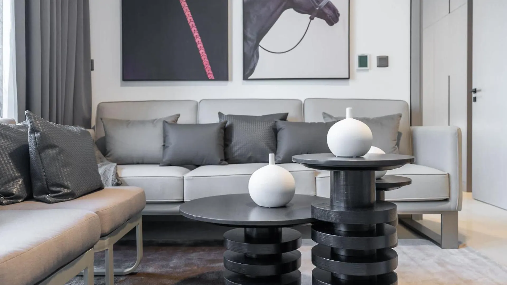 Peaceful 1 Bedroom Apartment In Mag 970 Dubai 0*,