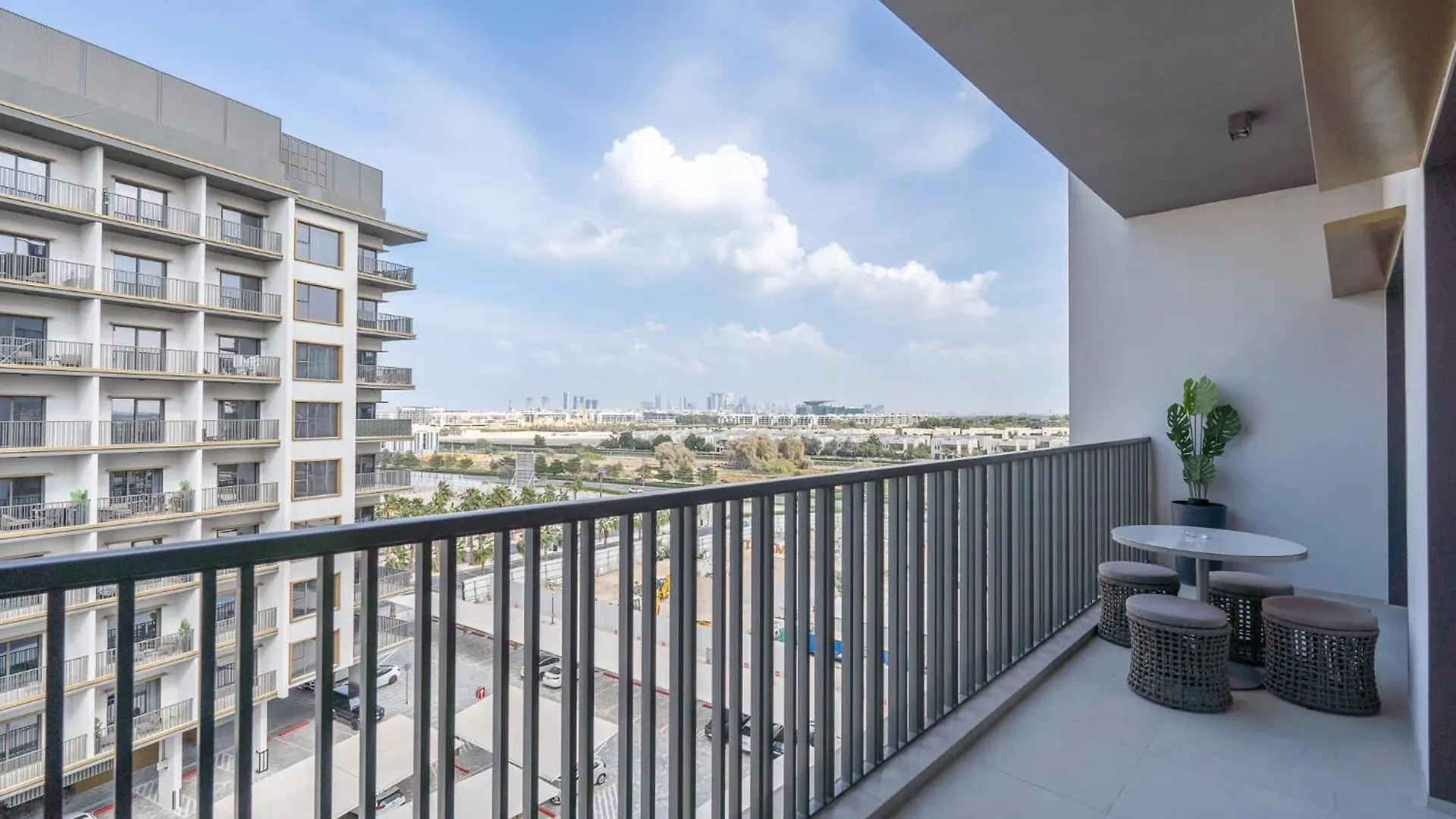 Peaceful 1 Bedroom Apartment In Mag 970 Dubai